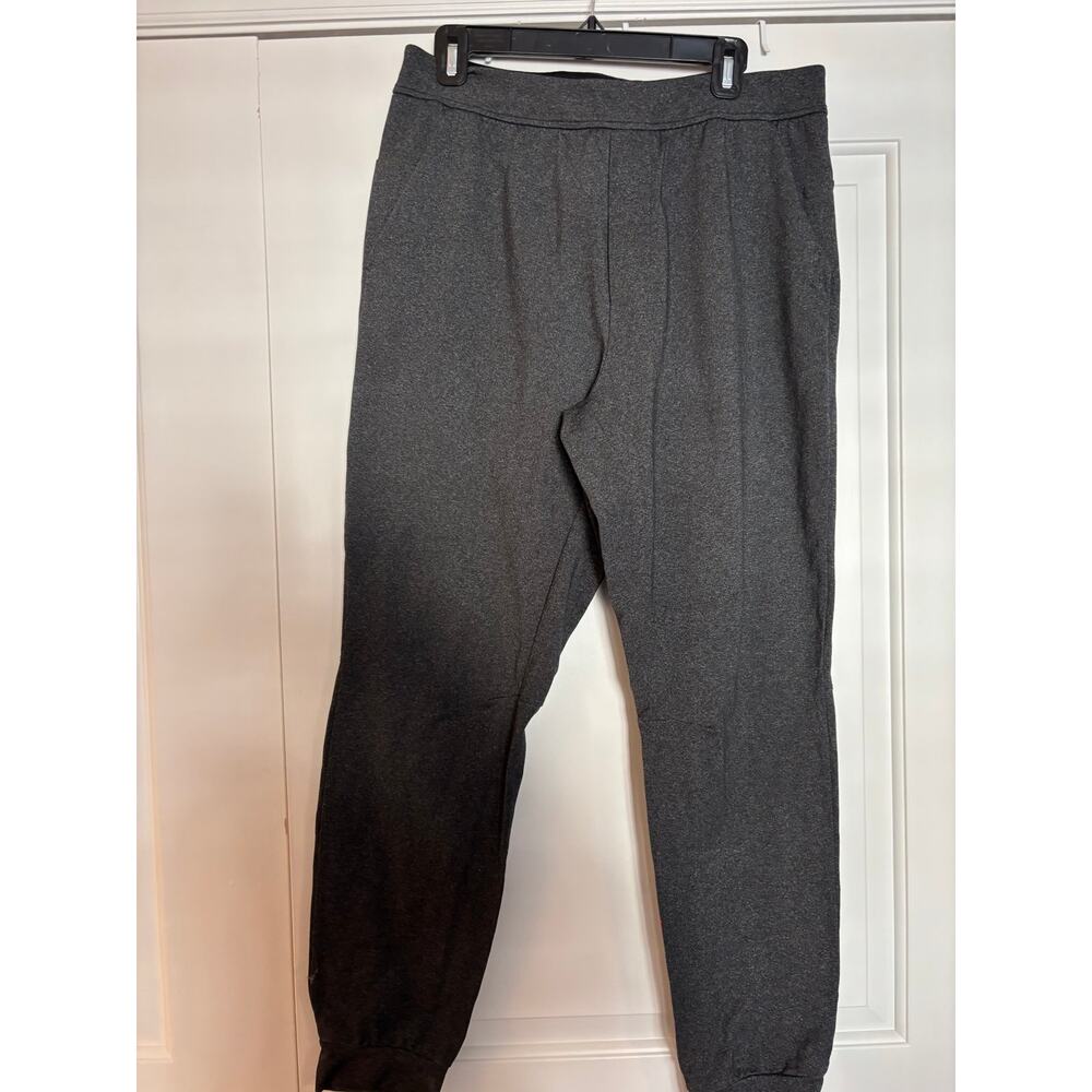 Lululemon Intent Jogger *30"
dark gray men's jogger sweatpants, size large